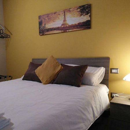 Sogni D'Arte Hotel Romagnano Sesia Екстериор снимка